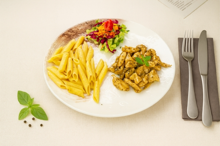 PESTO SOSLU TAVUK