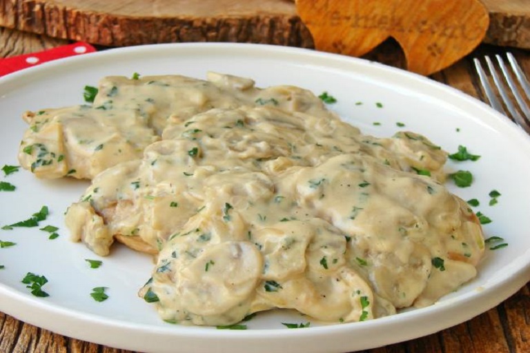 KREMA SOSLU TAVUK